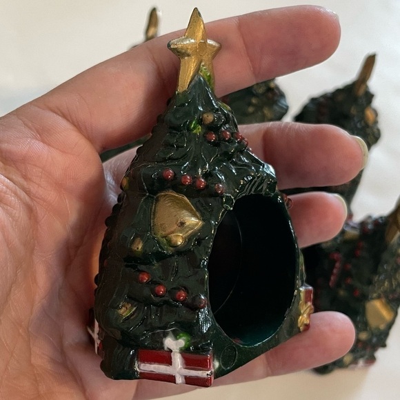 Holiday Christmas Napkin Rings Green Tree Set Of 6 Plastic Marked Reed Star Top - Picture 3 of 6